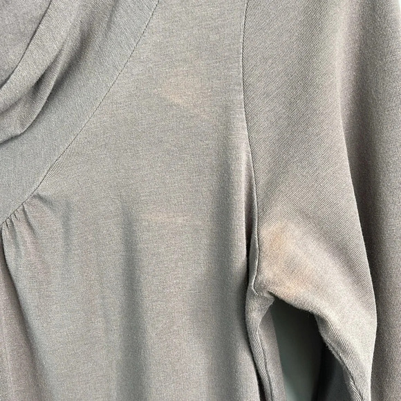 5/$25 ATHLETA Dress Lost River Grey Cowl Neck Long Sleeve Pocket *As Is* M - Picture 8 of 12